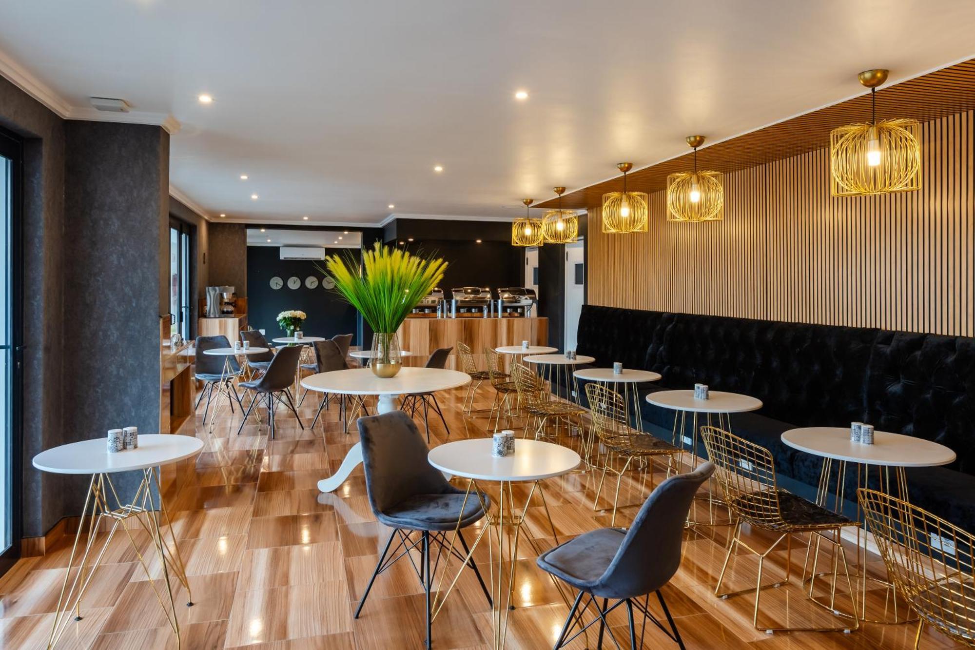 Bedfordview Hotel & Apartments Johannesburg Bagian luar foto