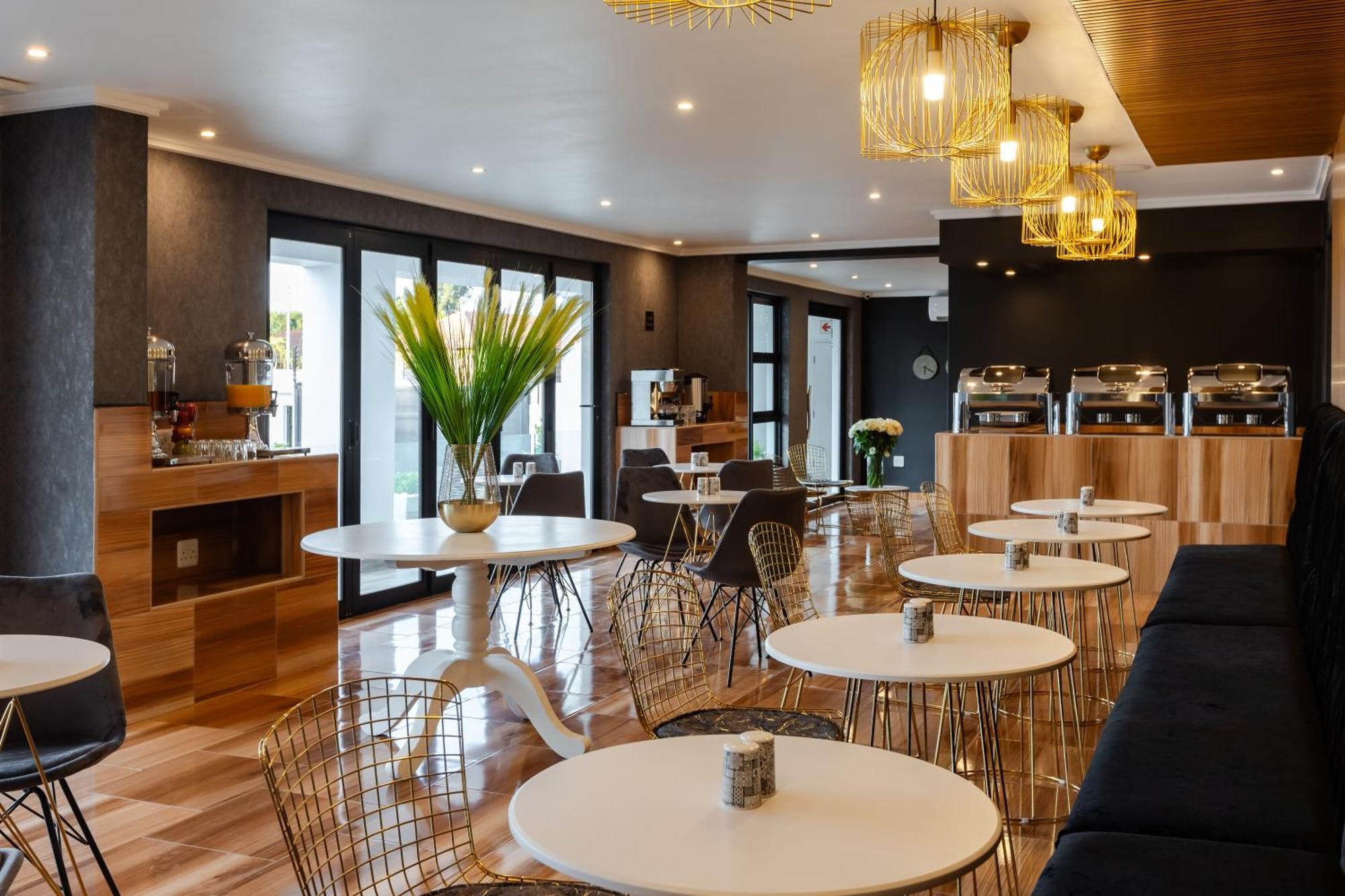 Bedfordview Hotel & Apartments Johannesburg Bagian luar foto