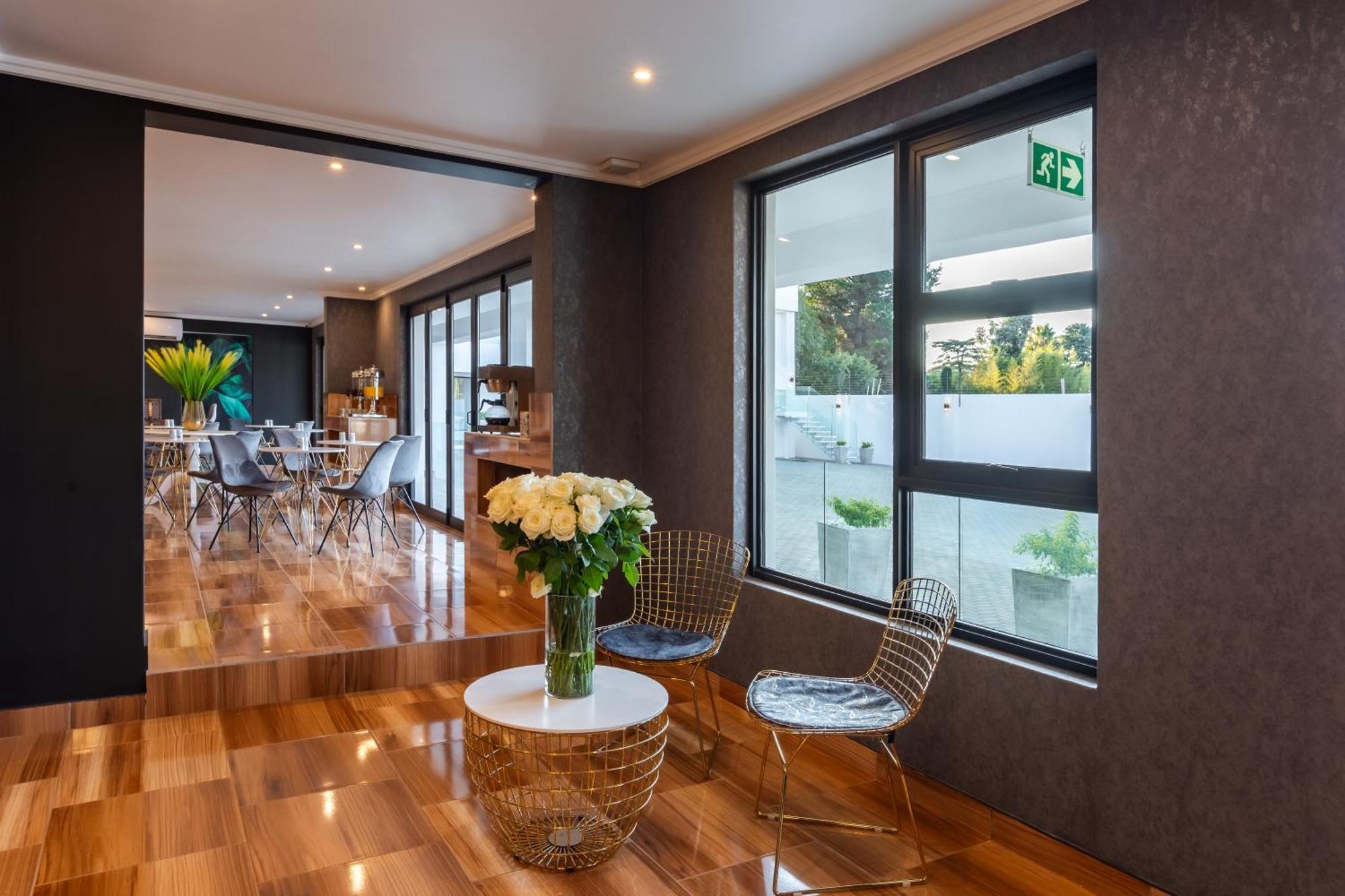 Bedfordview Hotel & Apartments Johannesburg Bagian luar foto