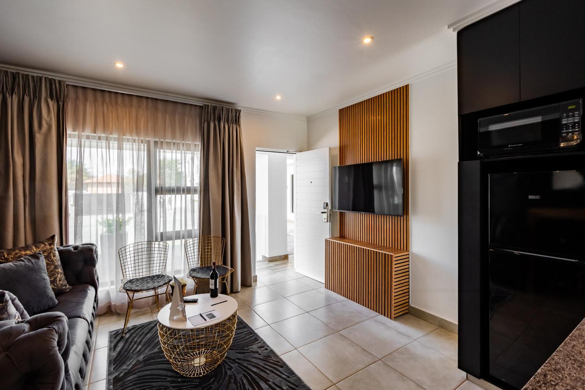 Bedfordview Hotel & Apartments Johannesburg Bagian luar foto